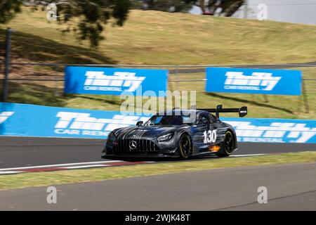 Bathurst, Australien, 16. Februar 2024. Car 130 Mercedes – AMG Team GruppeM Racing Mercedes – AMG GT3 A-Pro beim Freitagstraining im Repco Bathurst 12 Hour auf dem Mount Panorama Circuit am 16. Februar 2024 in Bathurst, Australien. Quelle: Ivica Glavas/Speed Media/Alamy Live News Stockfoto