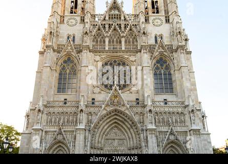 Votivkirche oder Votivkirche in Wien, Österreich. Berühmte neogotische Kirche an der Ringstraße - zweithöchste Kirche Wiens. Stockfoto