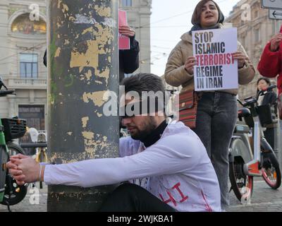 Protest der iranischen Gemeinschaft auf dem Cordusio-Platz für Frauenrechte und Ali Khamenei-Programm. Stockfoto