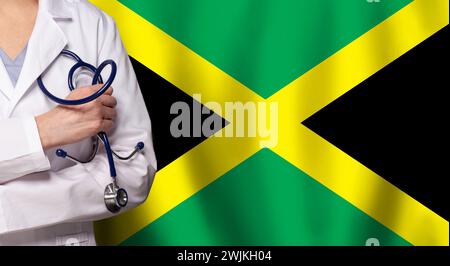 Jamaikanische Medizin und Gesundheitskonzept. Doktor Nahaufnahme mit Flagge von Jamaika Hintergrund Stockfoto