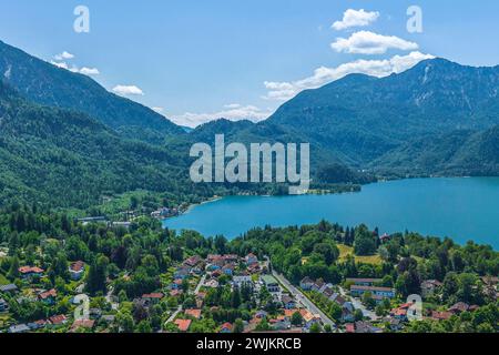 Die Gemeinde Kochel am See in Oberbayern im Luftbild Ausblick auf Kochel am See in der Region Tölzer Land am bayeris Kochel am See Bayern Deutschland Stockfoto