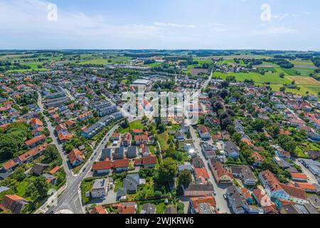 Luftaufnahme der Stadt Dorfen im oberbayerischen Isental Ausblick auf Dorfen im Landkreis Erding in Oberbayern Dorfen Bayern Deutschland *** Aerial VI Stockfoto