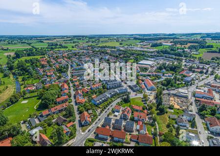 Luftaufnahme der Stadt Dorfen im oberbayerischen Isental Ausblick auf Dorfen im Landkreis Erding in Oberbayern Dorfen Bayern Deutschland *** Aerial VI Stockfoto