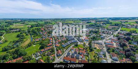 Luftaufnahme der Stadt Dorfen im oberbayerischen Isental Ausblick auf Dorfen im Landkreis Erding in Oberbayern Dorfen Bayern Deutschland *** Aerial VI Stockfoto