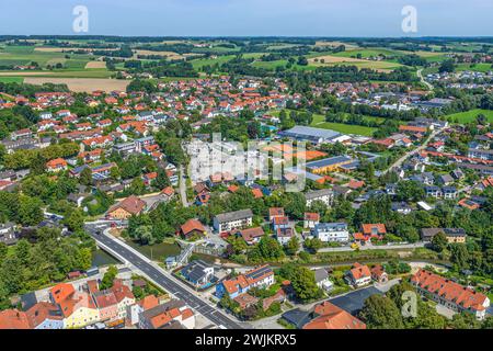 Luftaufnahme der Stadt Dorfen im oberbayerischen Isental Ausblick auf Dorfen im Landkreis Erding in Oberbayern Dorfen Bayern Deutschland *** Aerial VI Stockfoto