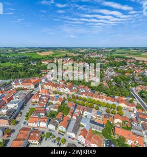 Luftaufnahme der Stadt Dorfen im oberbayerischen Isental Ausblick auf Dorfen im Landkreis Erding in Oberbayern Dorfen Bayern Deutschland *** Aerial VI Stockfoto