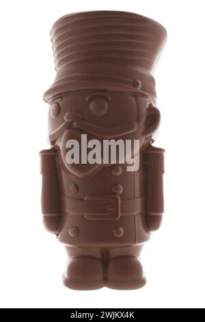 Schokoladen-Soldat-Figur auf weißem Hintergrund Stockfoto