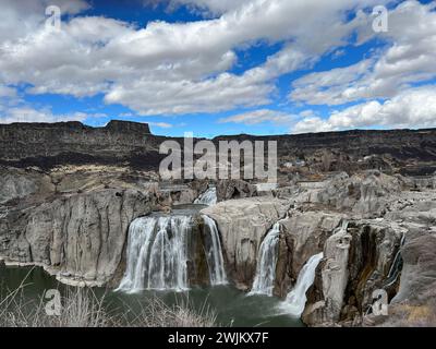 Idaho Shoshone Falls mit flauschigen Wolken Stockfoto