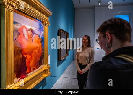 London, Großbritannien. Februar 2024. Flaming June von Frederic, Lord Leighton PRA an der Royal Academy of Arts. Das Gemälde ist eine Leihgabe des Museo de Arte de Ponce in Puerto Rico und wird bis zum 12. Januar 2025 kostenlos in der Sammlung der RA ausgestellt. Das Gemälde ist ein beliebter Schatz und gilt als Meisterwerk von AS. Guy Bell/Alamy Live News Stockfoto