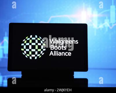 Deutschland. Februar 2024. In dieser Abbildung ist das Logo der Walgreens Boots Alliance auf einem Tablet zu sehen. (Foto von Igor Golovniov/SOPA Images/SIPA USA) *** ausschließlich für redaktionelle Nachrichten *** Credit: SIPA USA/Alamy Live News Stockfoto