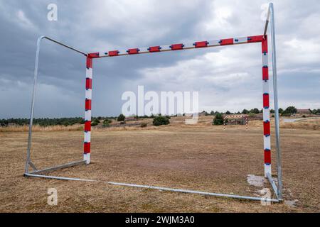 Ländliches Fußballfeld, Iruecha, Sierra Solorio, Soria, autonome Gemeinschaft Castilla y León, Spanien, Europa Stockfoto