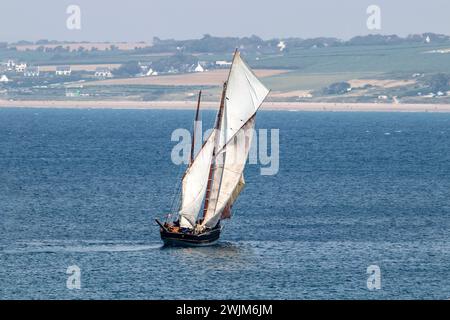 Alte Takelage in der Bucht von Douarnenez, Finistère, Bretagne Stockfoto