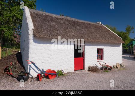 Irland, County Kerry, Iveragh Peninsula, Ring of Kerry, Glenbeigh, Kerry Bog Village Museum, das Stallhaus von Phil McGillycuddy. Stockfoto