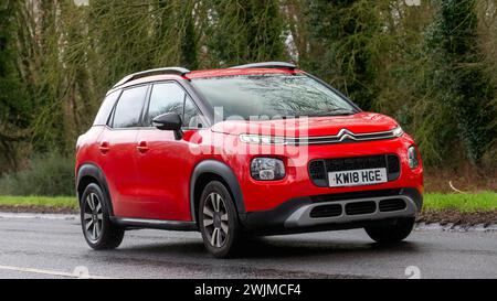 Milton Keynes, UK-Feb 9th 2024: 2018 rotes Citroen C3 Aircross Auto auf einer englischen Straße Stockfoto