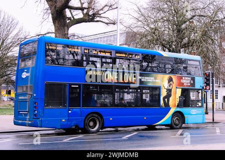 Buswerbung für Bob Marley One Love Filmposter, Brighton, England, Großbritannien, Februar 2024 Stockfoto