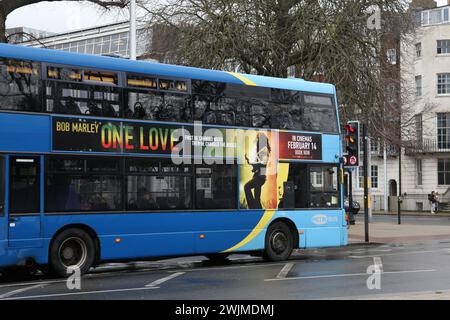 Buswerbung für Bob Marley One Love Filmposter, Brighton, England, Großbritannien, Februar 2024 Stockfoto