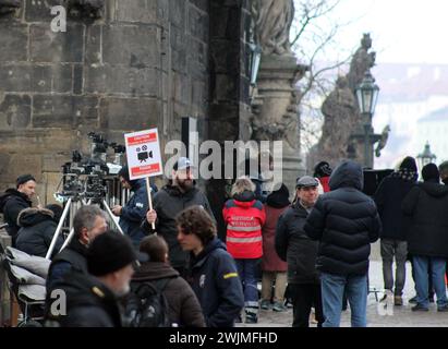 Dreharbeiten der nächsten Episoden der amerikanischen Krimi-Fernsehserie FBI: International, in der FBI-Agenten um die Welt reisen, um Americ zu schützen Stockfoto