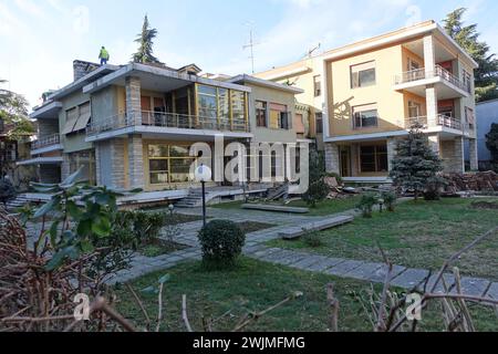 Das ehemalige Haus des albanischen Diktators Enver Hoxha im Zentrum von Tirana Stockfoto