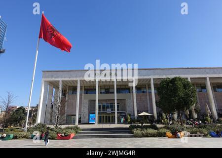 Nationaloper auf dem Skanderbeg-Platz, im Zentrum von Tirana, Albanien Stockfoto