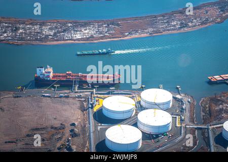 Luftaufnahme eines Öltankers im Hafen in Linden, New Jersey Stockfoto