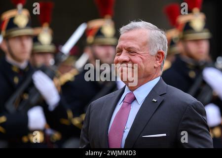 Paris, Frankreich. Februar 2024. © Julien Mattia/Le Pictorium/MAXPPP - Paris 16/02/2024 Julien Mattia/Le Pictorium - 16/02/2024 - France/Ile-de-France/Paris - Le President de la Republique, Emmanuel Macron recevait pour un entretien, Le ROI Abdallah II de Jordanie au Palais de l'Elysee, le 16 Fevrier 2024 - Valeurs ACtuelles out, JDD, No JDD, No russia russland Out /16/02/2024 - Frankreich/Ile-de-France (Region)/Paris - der französische Präsident Emmanuel Macron empfing am 16. Februar 2024 König Abdullah II. von Jordanien im Elysee-Palast. Quelle: MAXPPP/Alamy Live News Stockfoto