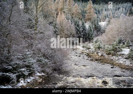 Der Fluss Enrick bei Balnain in Glen Urquhart. Stockfoto