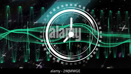 Bild der Uhr und Datenverarbeitung über Verbindungen Stockfoto
