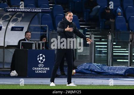 Thomas Tuchel, Cheftrainer des FC Bayern München, gibt beim UEFA Champions League-Spiel zwischen SS Latium und FC Bayern München im Stadio Olimpic Gesten Stockfoto