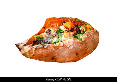 Gebackene Yamswurst, gefüllt mit Käse und Speck. Bio-Süßkartoffel. Isoliert auf weißem Hintergrund. Draufsicht. Stockfoto