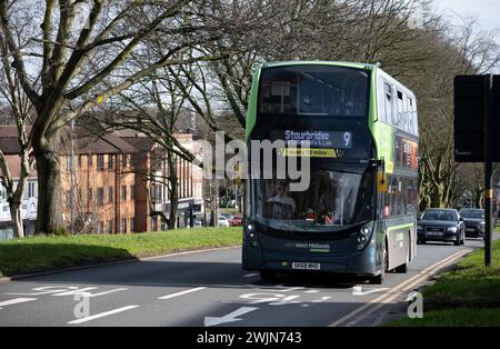 National Express West Midlands Bus Nr. 9 in Hagley Road West, Quinton, West Midlands, Großbritannien Stockfoto