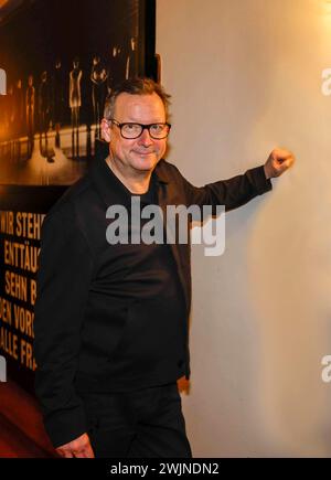 Matthias Brandt bei der Verleihung des Goldenen Vorhangs an Matthias Brandt im Anschluss an die Aufführung mein Name sei Gantenbein im Theater Berliner Ensemble. *** Matthias Brandt bei der Präsentation des Goldenen Vorhangs an Matthias Brandt nach der Aufführung mein Name sei Gantenbein im Theater Berliner Ensemble Stockfoto