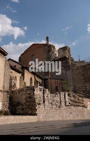 Ruinen der Stiftskirche Santa María la Mayor (13. Jahrhundert). Valladolid. Campiña del Pisuerga. Provinz Valladolid. Kastilien und León Co Stockfoto