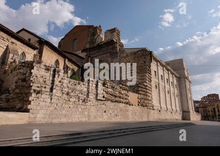 Ruinen der Stiftskirche Santa María la Mayor (13. Jahrhundert). Valladolid. Campiña del Pisuerga. Provinz Valladolid. Kastilien und León Co Stockfoto