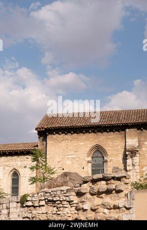 Ruinen der Stiftskirche Santa María la Mayor (13. Jahrhundert). Valladolid. Campiña del Pisuerga. Provinz Valladolid. Kastilien und León Co Stockfoto