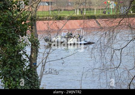 Berlin, Deutschland - 16. Februar 2024 - enge Sicherheit während des Besuchs des Präsidenten der Ukraine Wolodymyr Zelenkyj in der Nähe des Palastes Bellevue. (Foto: Markku Rainer Peltonen) Stockfoto