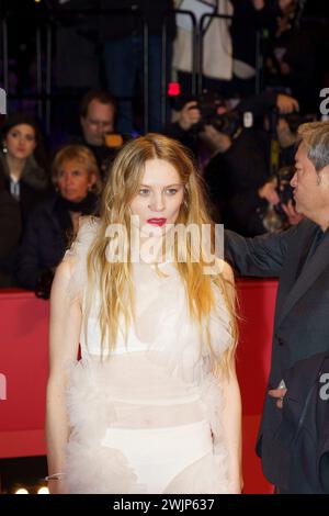 Berlin, Berlin, Deutschland. Februar 2024. Roter Teppich vor der Eröffnung der Gala, Berlinale 15. Februar 2024 (Foto: © Beata Siewicz/Pacific Press via ZUMA Press Wire) NUR ZUR REDAKTIONELLEN VERWENDUNG! Nicht für kommerzielle ZWECKE! Stockfoto