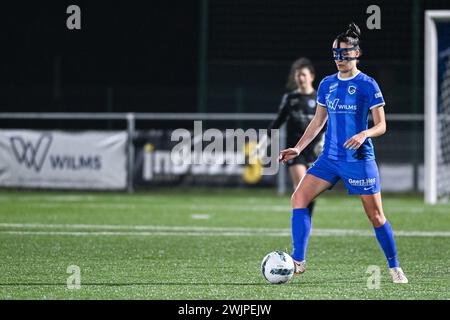 Genk, Belgien. Februar 2024. Romy Camps (3) von Genk während eines Frauenfußballspiels zwischen Racing Genk Ladies und SV Zulte-Waregem am 17. Spieltag der Saison 2023 - 2024 der belgischen Lotto Womens Super League, Freitag, 16. Februar 2024 in Genk, Belgien. Quelle: Sportpix/Alamy Live News Stockfoto