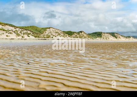 Five Finger Strand, einer der berühmtesten Strände in Inishowen, bekannt für seinen unberührten Sand und die umliegende felsige Küste mit einigen der höchsten s Stockfoto