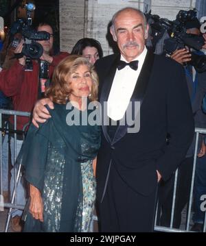 1997 Sean Connery Micheline Ehefrau John Barrett/PHOTOlink Stockfoto