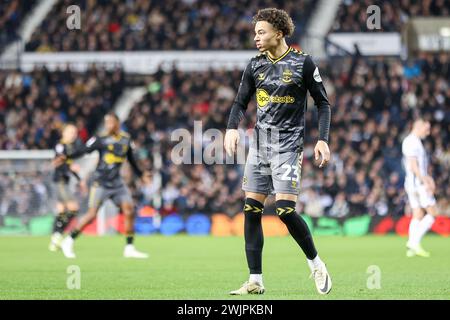 West Bromwich, Großbritannien. Februar 2024. Samuel Edozie aus Southampton während des EFL Sky Bet Championship-Spiels zwischen West Bromwich Albion und Southampton bei den Hawthorns in West Bromwich, England am 16. Februar 2024. Foto von Stuart Leggett. Nur redaktionelle Verwendung, Lizenz für kommerzielle Nutzung erforderlich. Keine Verwendung bei Wetten, Spielen oder Publikationen eines einzelnen Clubs/einer Liga/eines Spielers. Quelle: UK Sports Pics Ltd/Alamy Live News Stockfoto
