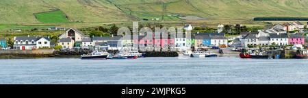 Das Dorf Portmagee liegt auf der Halbinsel Iveragh südlich der Insel Valentia und ist lokal als „Fähre“ bekannt, was auf seinen Zweck als cr verweist Stockfoto