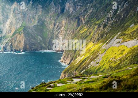 Slieve League, Irlands höchsten Meeresklippen, in south west Donegal entlang dieser herrlichen Küste fahren. Eine der beliebtesten hält Stockfoto