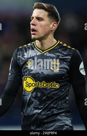 West Bromwich, Großbritannien. Februar 2024. Jan Bednarek aus Southampton während des Sky Bet Championship Matches West Bromwich Albion vs Southampton at the Hawthorns, West Bromwich, Großbritannien, 16. Februar 2024 (Foto: Gareth Evans/News Images) in West Bromwich, Großbritannien am 16. Februar 2024. (Foto: Gareth Evans/News Images/SIPA USA) Credit: SIPA USA/Alamy Live News Stockfoto