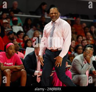 14. Februar 2024: Houston-Cheftrainer Ronald Hughey reagiert auf ein Spiel während eines Big 12 Frauen Basketballspiels zwischen den Houston Cougars und den Texas Longhorns am 14. Februar 2024 in Houston. Texas gewann 82:66. (Kreditbild: © Scott Coleman/ZUMA Press Wire) NUR REDAKTIONELLE VERWENDUNG! Nicht für kommerzielle ZWECKE! Stockfoto