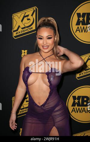 LOS ANGELES, CA - USA, 21. JANUAR 2024. Unterhaltungsstar Kazumi auf dem Roten Teppich für die XBIZ Awards. Stockfoto