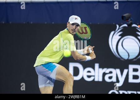 DELRAY BEACH, FL - 16. FEBRUAR: Patrick Kypson aus den USA in Aktion am 8. Tag der Delray Beach Open im Delray Beach Tennis Center am 16. Februar 2024. (Foto: Mauricio Paiz) Stockfoto