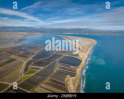 Aus der Vogelperspektive auf Punta del Fangar Point und Fangar Bay im nördlichen Teil des Ebro Delta (Tarragona, Katalonien, Spanien) Stockfoto