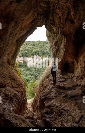 Innenraum der Simanya-Höhle, im Naturpark Sant Llorenç del Munt i l'Obac (Vallès Ockidental, Barcelona, Katalonien, Spanien) Stockfoto