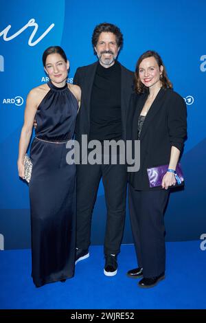 Marie Leuenberger, Pasquale Aleardi und Nadja Becker - ARD Blue Hour Party im Rahmen der 74. Berlinale im Hotel Telegraphenamt in Berlin am 17.02.2024. ARD Blue Hour 2024 *** Marie Leuenberger, Pasquale Aleardi und Nadja Becker ARD Blue Hour Party im Rahmen der Berlinale 74 im Hotel Telegraphenamt in Berlin am 17 02 2024 ARD Blue Hour 2024 Stockfoto