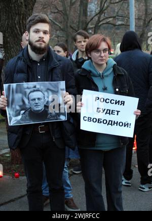 Am 16. Februar 2024 wurde in Boris ne eine Demonstration zum Gedenken an den russischen Oppositionspolitiker Alexej Nawalny einberufen, der in einem Gefangenenlager starb Stockfoto